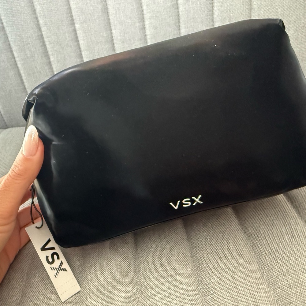 VSX Classic Black Toiletry Bag